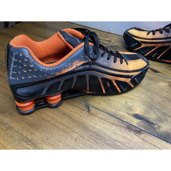 Nike Shox R4 Neymar Shoes Sneakers Black Orange Gym BV1111-100 Mens Size 9.5